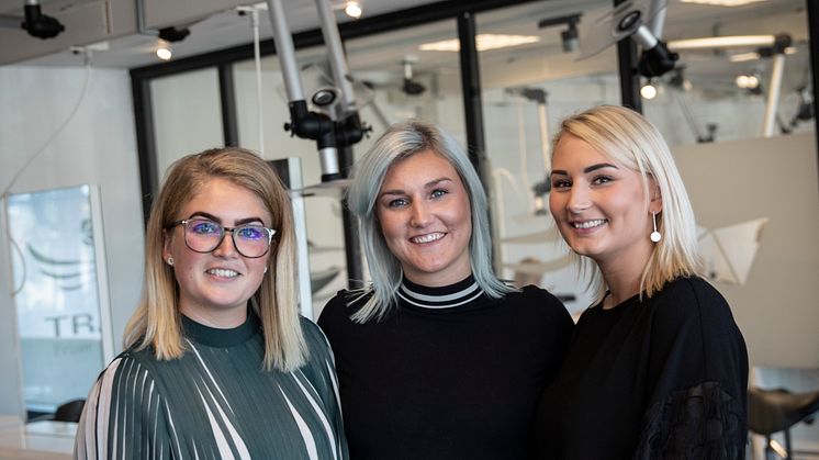 Josefine Holm, Rikke Støvring og Cecilie Madsen er elever på Tradiums frisøruddannelsen og på vej til VM.