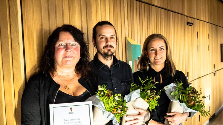 Skövde. Årets kommun 2021. Från vänster: Helena Gustavsson, Victor Danling Went, Ida Henriksson. Foto: Yvonne Norlén 