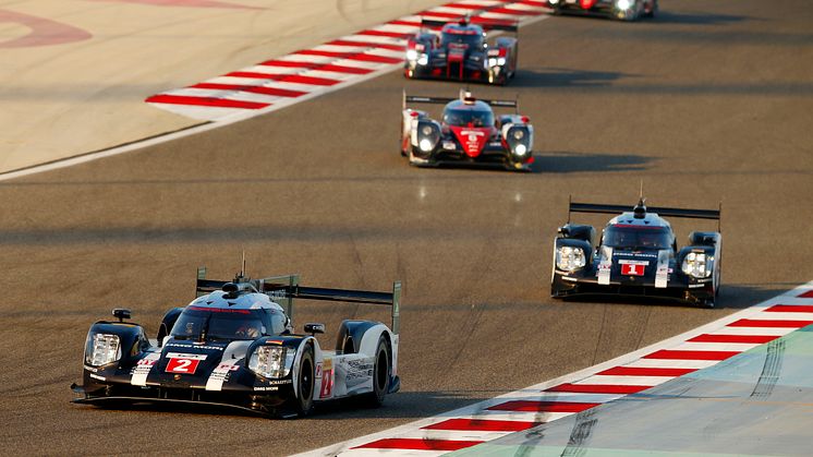 Porsche 919 Hybrid, Porsche Team 2: Romain Dumas, Neel Jani, Marc Lieb; Porsche Team 1: Timo Bernhard, Brendon Hartley, Mark Webber