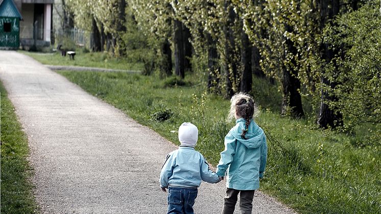 ​Brott mot barn: polis och åklagare följer inte lagen