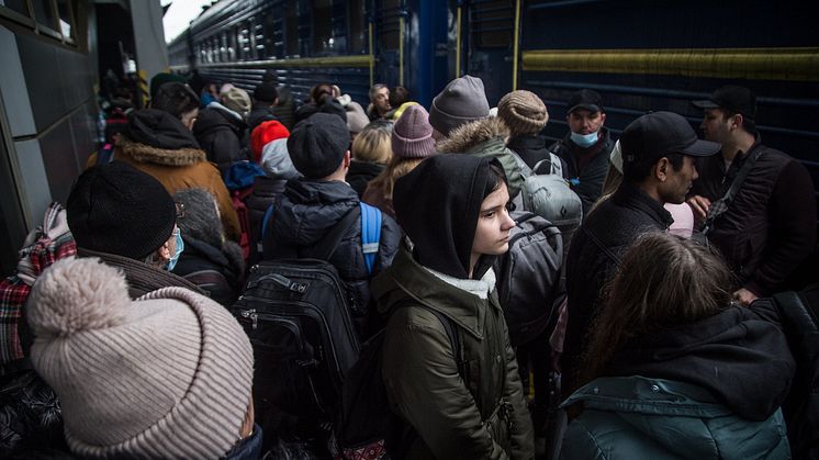 UNDP_Ukraine_Kyiv_railway_station_poverty_war_2022.jpeg