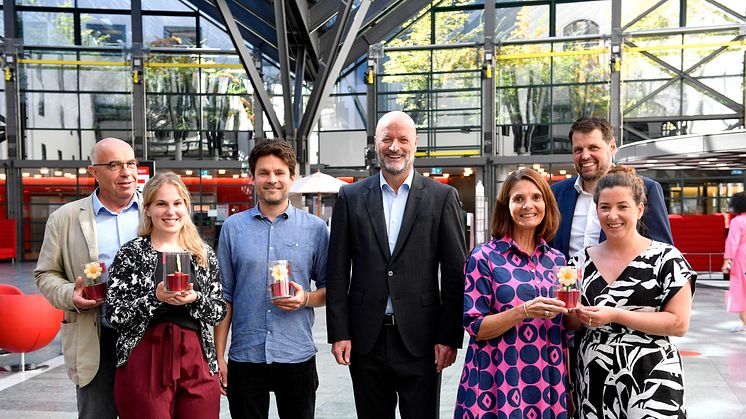 V.l.: Christoph Oberländer (Stiftung Pfennigparade), Sophie Walz (Community Kitchen), Markus Mitterer (rehab republic e.V.), Ralf Fleischer (SSKM), Sabine Kaiser und Raphaela Balatoni (Caritas München) und Thomas Schimmel (Stiftung Daheim im Viertel)