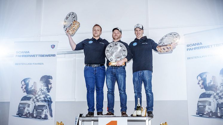 Marcel Kuhnert (2. Platz), Stefan Spengler (1. Platz) und Christian Töpfer (3. Platz) (v. l.) bei der Siegerehrung.