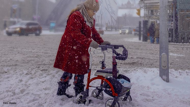 Kvinnor mest utsatta för olyckor och skador i trafikmiljön som rollatoranvändare