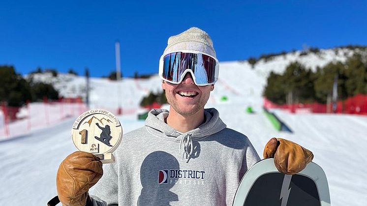 William Almqvist tar guld i slopestylen i franska Font Romeu. Foto: SSF