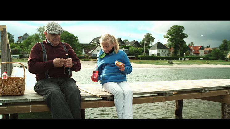Molly Berg Philips och Erik Nielsen i Humlebaek ovanför Öresund