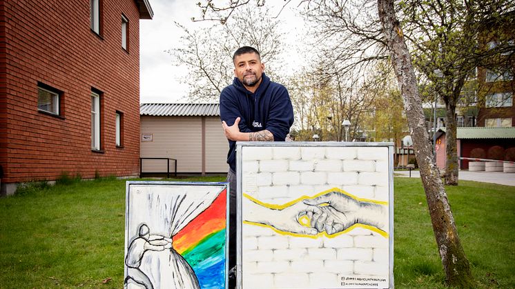Marco Briones, verksamhetsledare Kunskapens hus och drivande i Klocket möter konsten. Foto: Magnus Andersson 