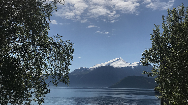 Utsikt fra Orklas fabrikk på Stranda