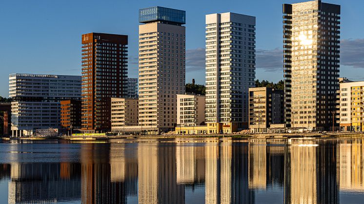 K7 gör höghuskajen på Liljeholmen komplett