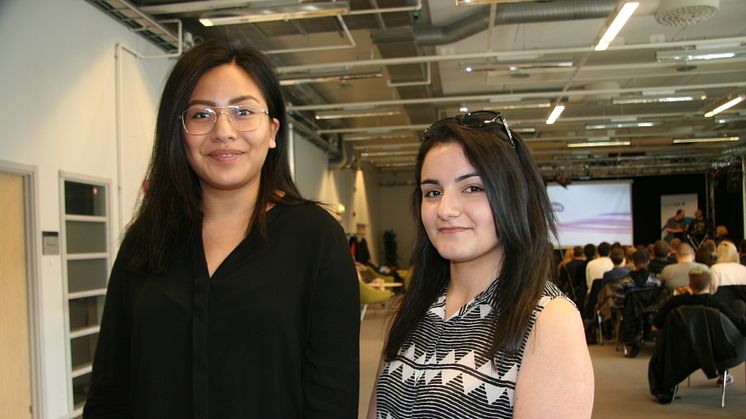 Betsy Alva Soplin och Gilda Ahmadniaye läser andra året på Digitala medier.