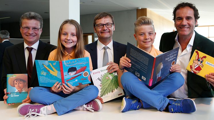 Presseinformation: Kinderbibliothekspreis für fünf herausragende Bibliotheken - Bayernwerk zeichnet Preisträger in Essenbach aus