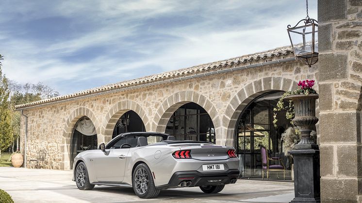 2024 FORD MUSTANG CONVERTIBLE (4)