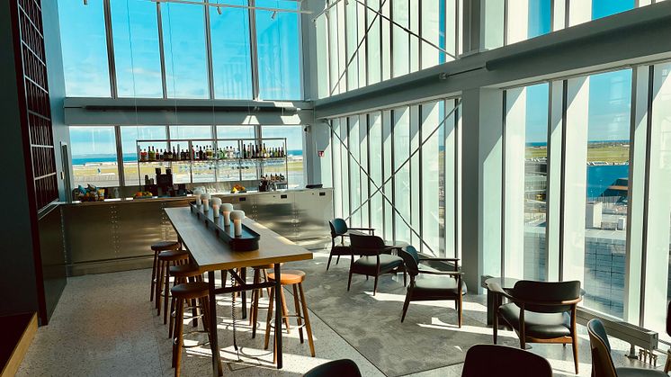 Comfort Hotel Copenhagen Airport Bar with a view1