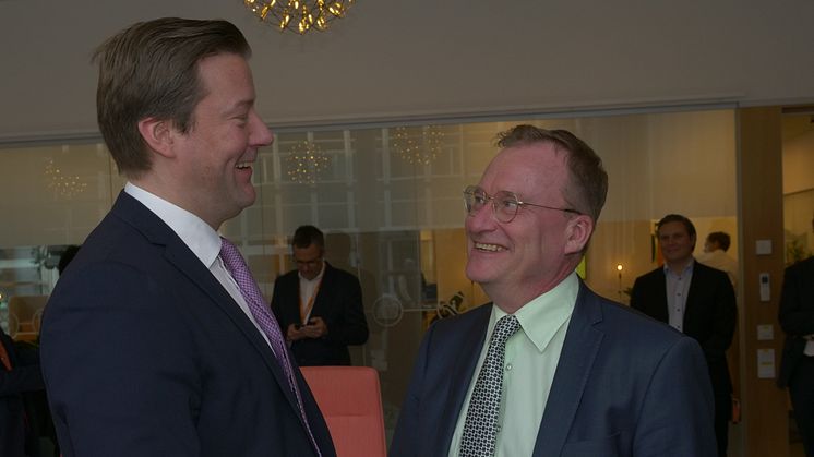 På bilden: Johan Lindehag, CEO på Ellevio och Jonas Arvidsson, vd på ONE Nordic.
