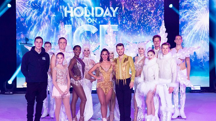HOLIDAY ON ICE feiert Saisonauftakt: spektakuläre Cast-Performances und leidenschaftliche Starkür von Sarah Lombardi