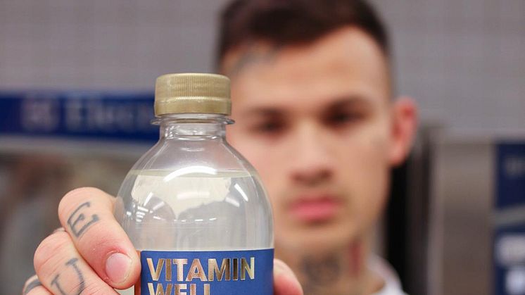 Vitamin Well hyllar hjältarna i Kocklandslaget med specialdesignad flaska