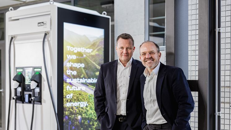 ADS-TEC Energy CEO Thomas Speidel (l) und Oliver Kaul announce strategic partnership