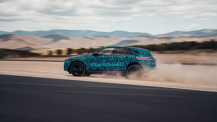 Elbilen Mercedes-Benz EQC under förserietester i Spanien.