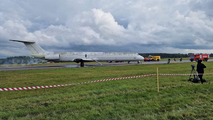 Genom en fiktiv olycka har alla delar på flygplatsen från insatsledare till krisledningsgrupp övat sin krisberedskap i händelse av en större flygplansolycka. 