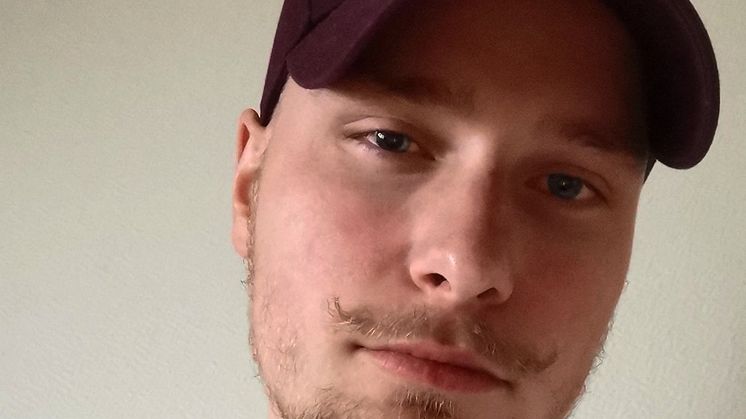 Jonas är 21 år och föreläser om hur han kom tillbaka efter sitt självmordsförsök.