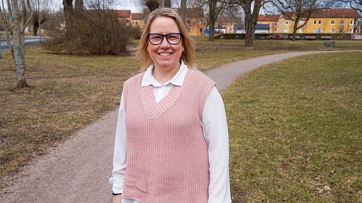 För att förstå utmaningarna inom vård och omsorg behöver vi titta närmare på ledarskapet, menar doktorand Marie Jönsson som arbetar med PERLE-studien.