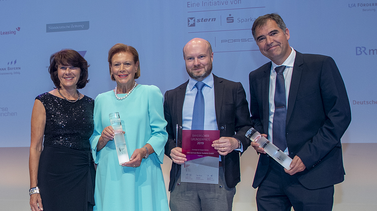 v.l.n.r.: Marlies Mirbeth (Vorstandsmitglied Stadtsparkasse München), Evi Brandl (Vinzenzmurr), Armin G. Schmidt und Dr. Peter Heiligensetzer (Beide GBS).