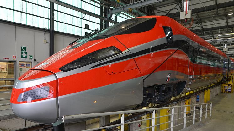 高速車両 Frecciarossa (フレッチャロッサ)1000