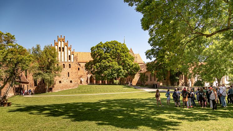 Kloster Chorin wird 750 Jahre alt. Wegen seiner Architektur, inmitten des UNESCO-Biosphärenreservats Schorfheide-Chorin, zählt das Bauwerk zu den beliebtesten Ausflugszielen im Land. Foto: TMB-Fotoarchiv/Steffen Lehmann.    