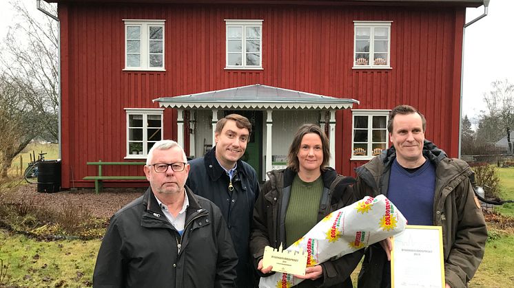 Från vänster: Håkan Holm Alteblad (S) vice ordf. stadsbyggnadsnämnden, Erik Nilsson (KD) ordf. stadsbyggnadsnämnden, Anna Jansson Heimdahl, Hans Heimdahl