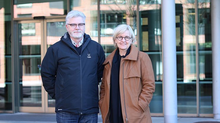 Per Alstergren, dekan för Odontologiska fakulteten, och Karin Melander, vd för Folktandvården Skåne.