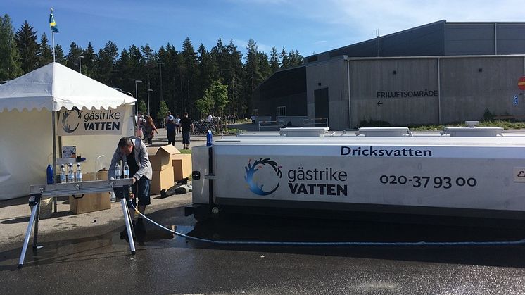 Gästrike Vattens tank med 10.000 liter vatten till alla på GD/GIF-olympiaden