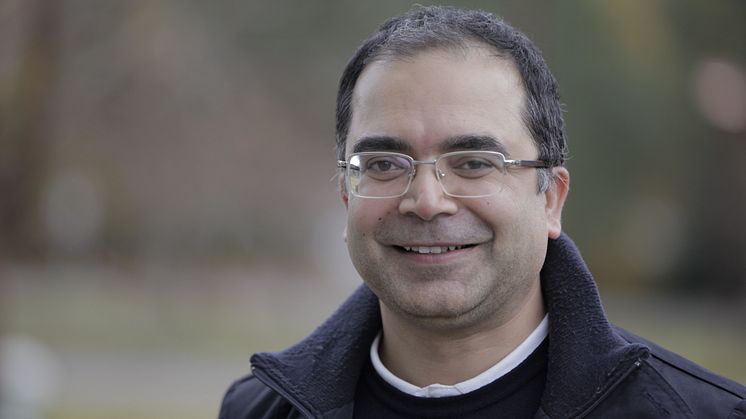 Farhan Shah, doktorand vid  Institutionen för integrativ medicinsk biologi, Umeå universitet. Foto: Per Melander. Fri för publicering i anslutning till nyheten.