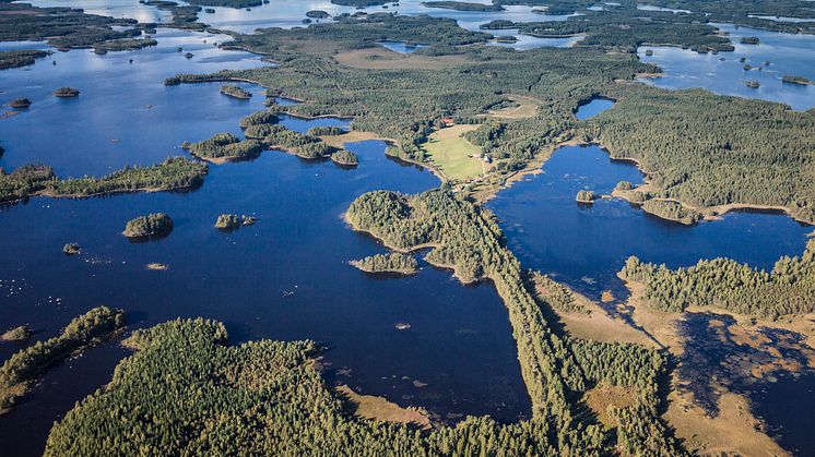 Sjön Åsnen med Åsnens Nationalpark