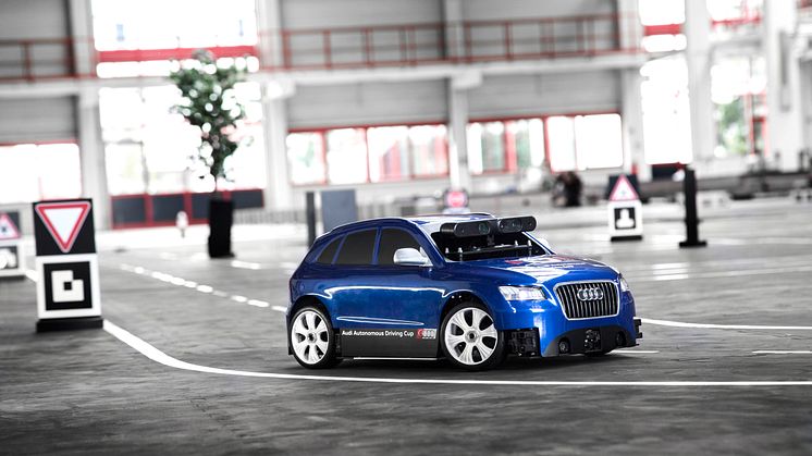 Audi udfordrer studerende: Hvem kan bygge den bedste selvkørende modelbil?