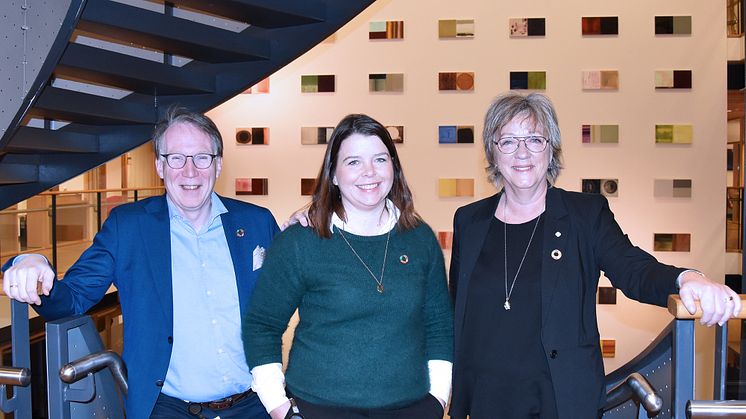 Gunnar Hareid, adm. dir. i Tafjord Marked, Camilla Blom, leder av Tafjord EnergiArena og Annik Magerholm Fet, viserektor ved NTNU Ålesund, satser sammen for å gi bedriftene i Ålesund bærekraftige forretningsmodeller.