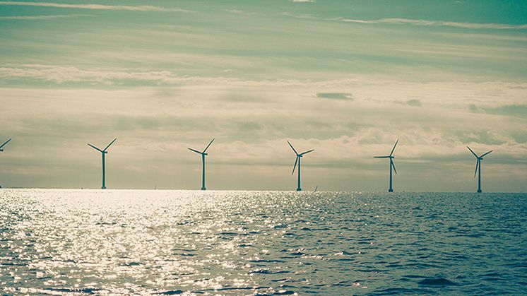 Havsbaserad vindkraft får en betydande roll för att öka den regionala elproduktionen. Foto: mostphotos