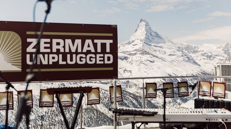 Zermatt Unplugged_Mood_Blue Lounge © Hanna Bueker Atance