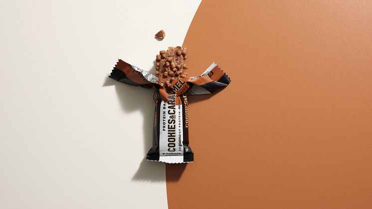 " A bite of Cookies and Caramel has it all – great flavor, a soft caramel layer, the right amount of crispiness, and a silky milk chocolate cover", says Isa Galvan, Global Brand Manager for Barebells.