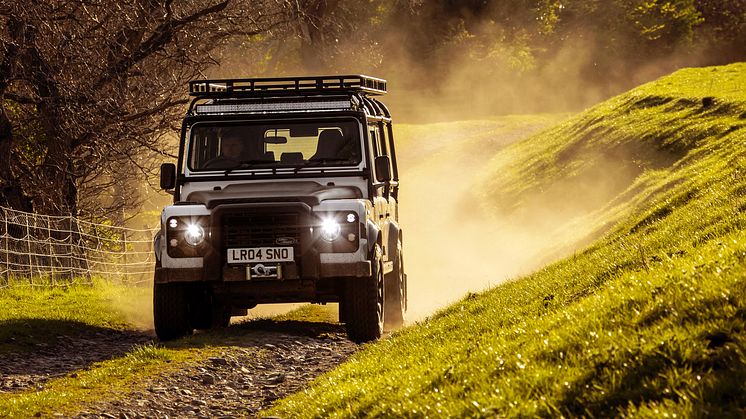 Land Rover Classic Defender Works V8 Trophy II_005