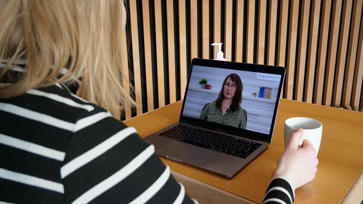 Teresa Rørbye är moderator under kurserna som kommer att hållas i digitala färdigheter i Skåne. Foto: Google 