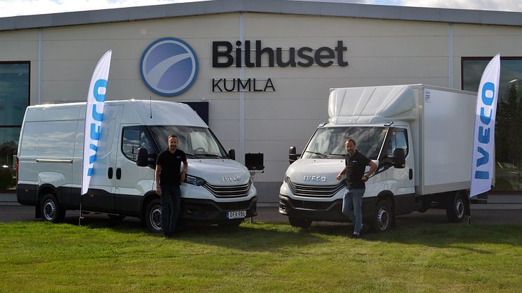 Bilhuset Kumla AB har två experter på företagsbilar som kommer att ta hand om IVECO-försäljningen och ge bästa tänkbara service till kunderna: Robert Gustafsson (till vänster) och Robert Lönnblom.