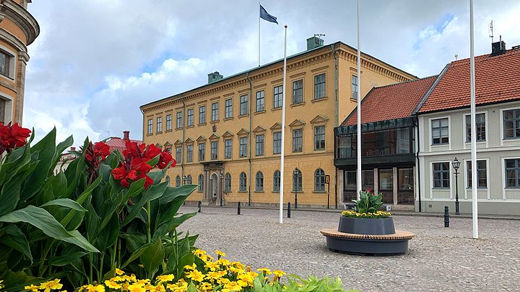 Hossmo BK:s F08-lag välkomnas till Kalmar kommuns stadshus på lunch. Foto: Kalmar kommun