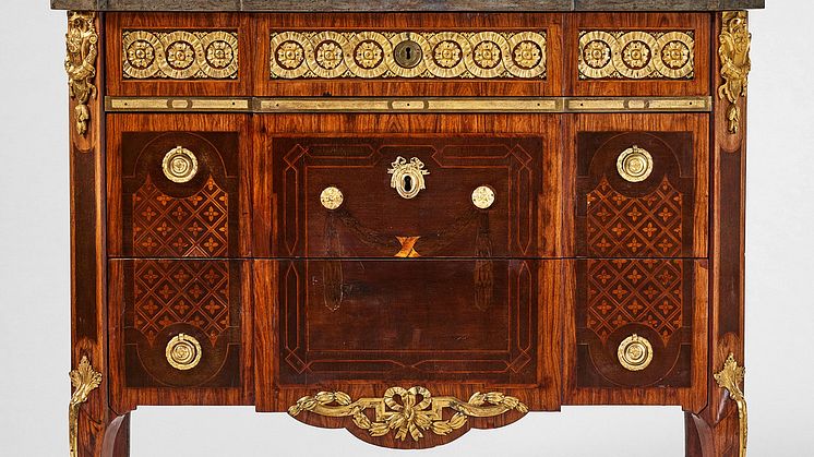 Chest of drawers, executed in Georg Haupt's circle