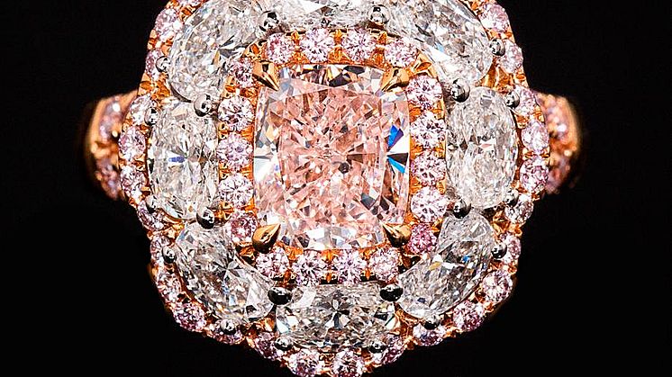 Sjælden pink diamantring af 18 kt. pink og hvidguld solgt for rekordbeløb