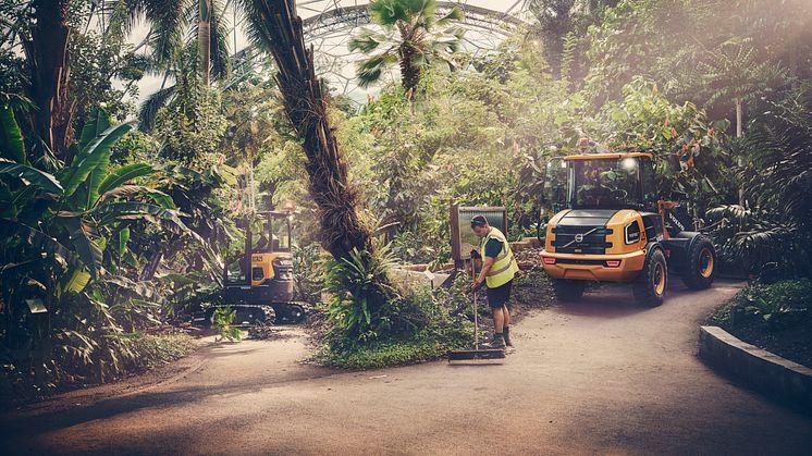 Volvo ECR25 Electric och L25 Electric i The Eden Project