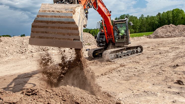 Hitachi bandgrävare  ZX135USLC-6.