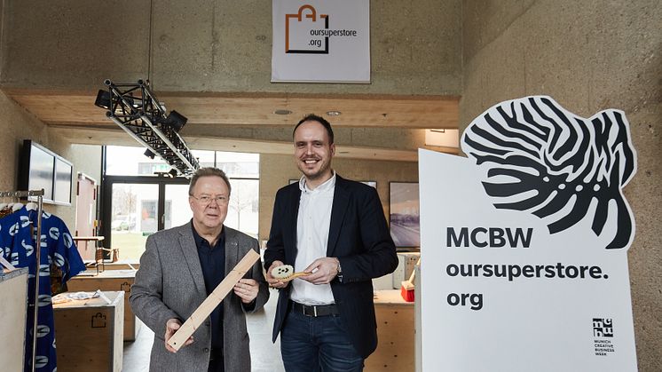 Freuen sich über die gute Resonanz zum Konzept „oursuperstore“ bei der Munich Creative Business Week: Thomas Bade (links), Geschäftsführer des Instituts für Universal Design, und Hephata-Kommunikationsleiter Johannes Fuhr.