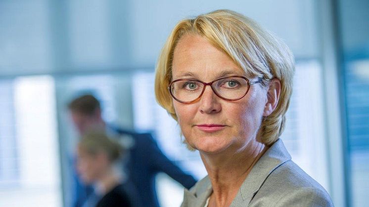 Sjef for Lindorff Norge, Anette Willumsen, oppfordrer alle til å planlegge forbruket i julen etter evnen til å betale for det.