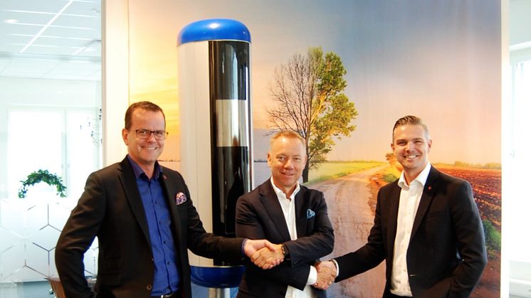 (From left to right) Risto Kesti, Deputy CEO, Sigma Technology MID AB. Johan Frilund, EVP Corporate Development, Sensys Gatso Group AB. Mikael Karlsson, CEO Sigma Technology MID AB