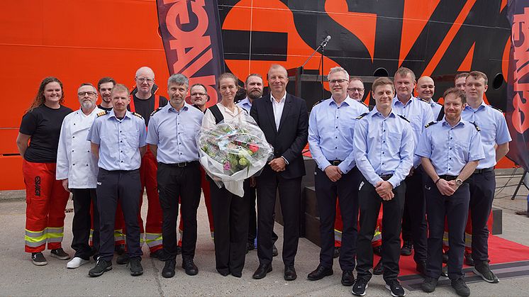 The crew, ESVAGT's CEO Peter Lytzen and godmother Heidi Helbo in front of the rebuilt PX121 vessel 'Esvagt Heidi'